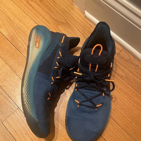 Under Armour Other - Under Armour basketball shoes